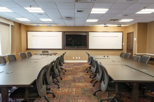 AV & Tech Setup Tips for Corporate Meetings in Hotel Spaces